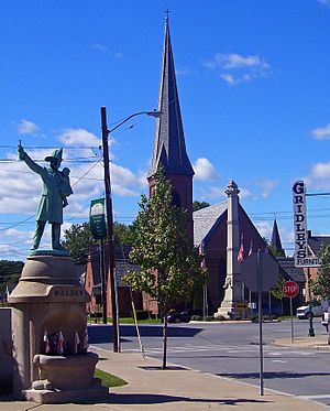 Central Walden, with memorials and St. Andrew's Episcopal Church, in 2007