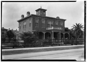 Historic American Buildings Survey, Harry L. Starnes, Photographer January 27, 1937 FRONT AND NORTH SIDE ELEVATION. - Henry Rosenberg House, 1306 Market Street, Galveston, HABS TEX,84-GALV,13-4
