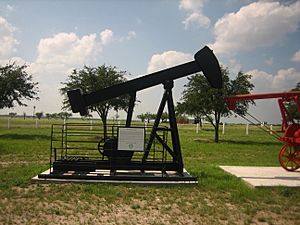 Oil well exhibit in Freer IMG 0966
