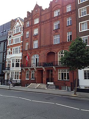 Peruvian embassy in London.JPG
