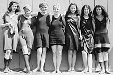 Potomac Tidal Basin female swimmers (cropped)