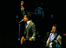 Ray Davies - Jim Rodford with The Kinks 1979