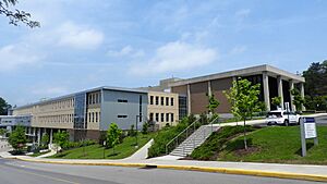 SW side Mt Lebanon HS jeh