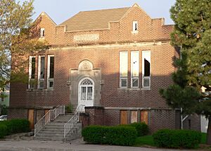 Schuyler, Nebraska Carnegie library from NE 2