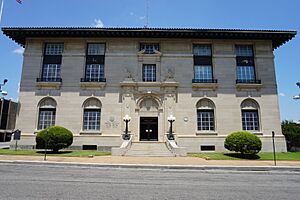 Sherman July 2016 19 (Paul Brown Federal Building)