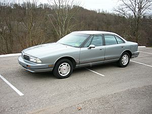 1995 Oldsmobile Eighty-Eight Royale in silver