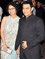 Aamir Khan with his wife Kiran Rao at Karan Johar's 40th birthday bash at Taj Lands End (27)