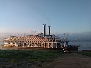American Queen Saint Francisville in Morning