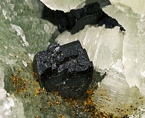 Babingtonite avec Prenite USA