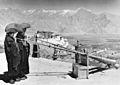 Bundesarchiv Bild 135-KA-07-089, Tibetexpedition, Mönche mit Blasinstrumenten