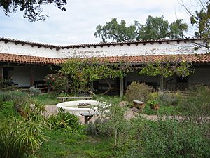 Casa de Estudillo - inner courtyard (2)