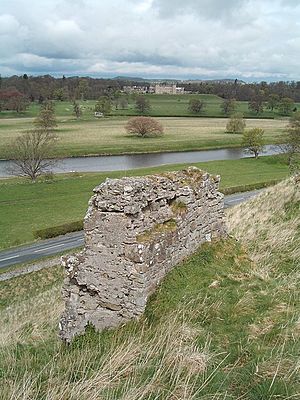 Castles old and new - geograph.org.uk - 163364