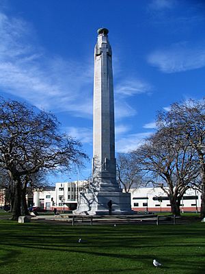 Cenotaph, Dunedin, New Zealand1
