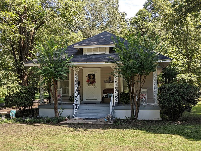 Chris Tompkins House