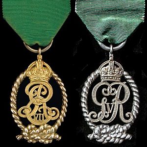 Decoration for Officers of the Royal Naval Volunteer Reserve (Edward VII & George V).jpg