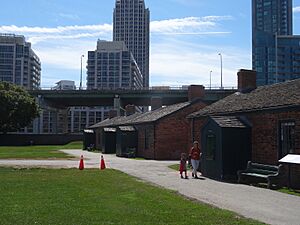 Formerly the enlisted barracks at old Fort York, 2015 09 10 (1) - panoramio