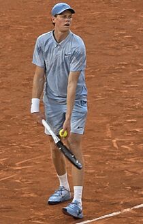 Jannik Sinner vs Clément Tabur at the 2026 Roland Garros (220) (cropped)
