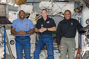 STS-129 Hobaugh Melvin Satcher