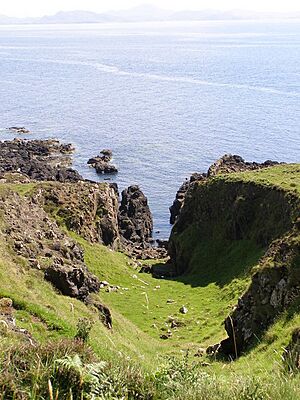 South-west coast of Muck - geograph.org.uk - 528710