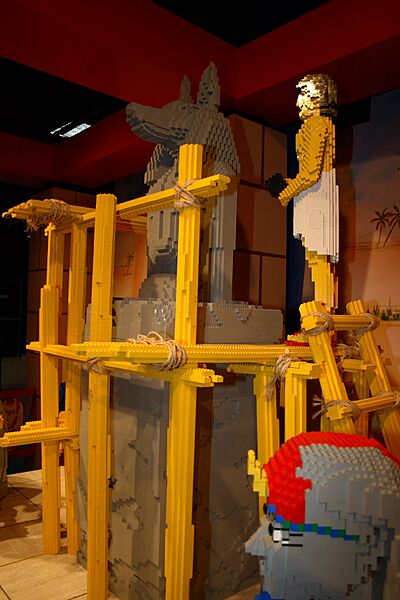 Statute tailor (506328900)