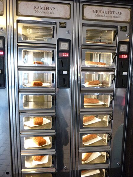 Vendingautomaat warme snacks Efteling