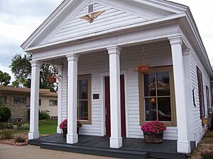 BrowneLawOfficeFrontWaupacaWisconsin