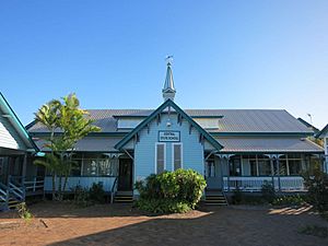 Bundaberg Central State School central block (2014).jpg