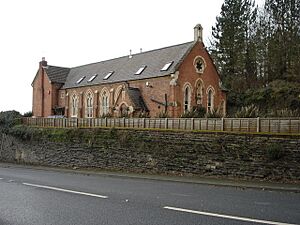 Converted church on The Mythe Hill, Tewkesbury - geograph.org.uk - 302037