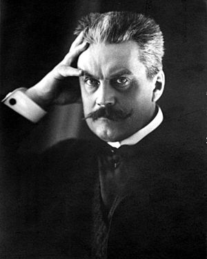Daniel Nyblin - Portrait photograph of Albert Edelfelt (postcard version)