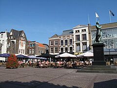 Dordrecht, Schettersplein foto1 2010-06-27 18.09