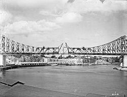 Erection of Story Bridge, Brisbane (1939)