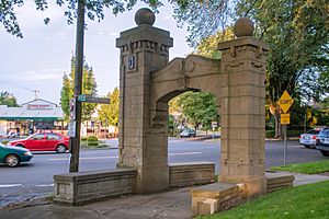 Laurelhurst Arch