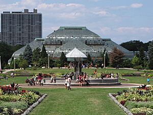 Lincoln Park Conservatory (9719113515).jpg