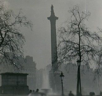Nelson's Column during the Great Smog of 1952.jpg
