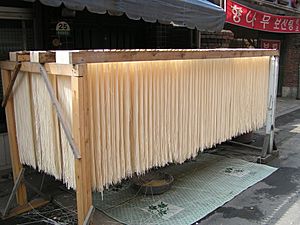 Noodle drying rack
