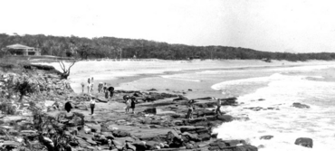 Queensland State Archives 1156 Beach at Alexandra Headland January 1931.png