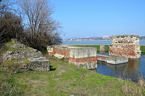 Remains of the Trajan's Bridge on the right bank of Danube, Serbia (27251575447)