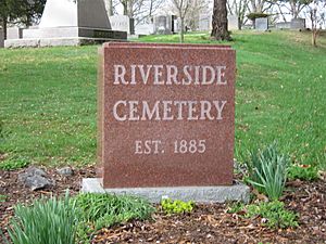 RiversideCemetery