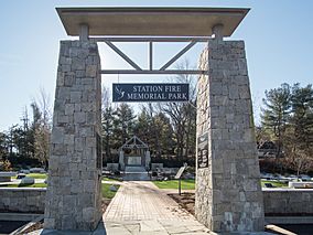 Station Fire Memorial Park (71985).jpg