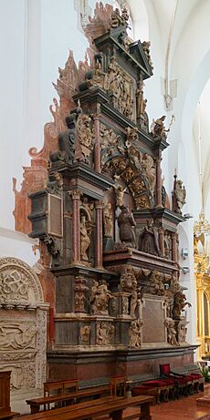 Tarnów. Plac Katedralny katedra Narodzenia NMP A 228 nagrobek Ostrogskich