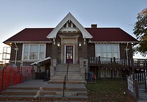 The Bloomfield Public Library