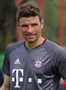 Thomas Mueller Training 2017-05 FC Bayern Muenchen-3 (cropped)