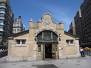 72nd Street IRT Broadway 008