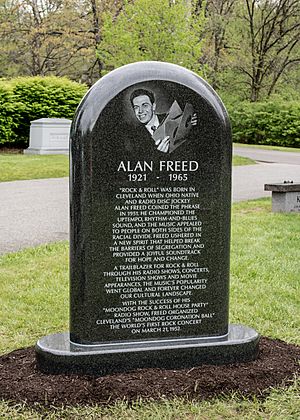 Alan Freed- Lake View Cemetery - 2016 (2)