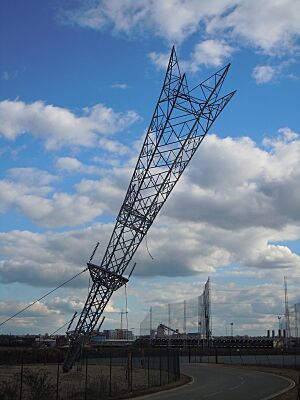 Alex Chinneck - A bullet from a shooting star - 2016-04-17