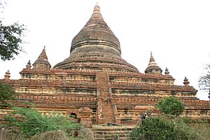 Mingalazedi-Bagan-Myanmar-02-gje