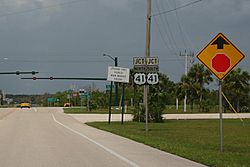 US 41 signs (6214280991).jpg