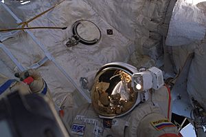 Valery Tokarev spacewalk2