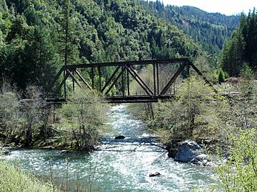 West Fork Bridge over Cow Creek (Oregon).jpg