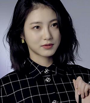 앳스타일(@star1) 2019년 2월호 신예은 (4) (cropped)